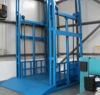 2000KG το εμπορικό φορτίο ανυψώνει ενιαία ράγα ανελκυστήρων φορτίου 5m τη μικρή